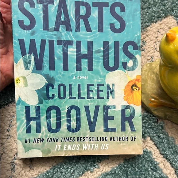 It starts with us by Colleen Hoover - Picture 3 of 6